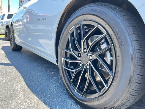 Used 2021 Chevrolet Malibu LS FWD image 15