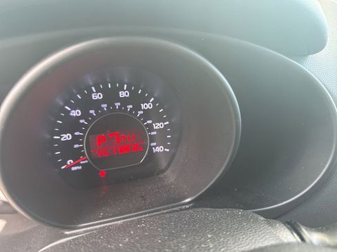 Used 2016 Kia Soul + image 4