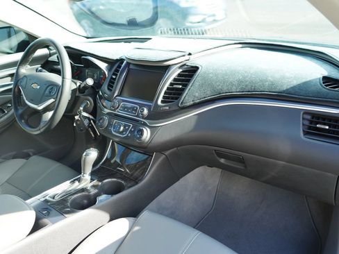 Used 2015 Chevrolet Impala LT w/ Convenience Package FWD image 19
