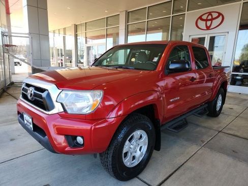 Used 2015 Toyota Tacoma 4x4 Double Cab w/ TRD Off-Road Package image 6