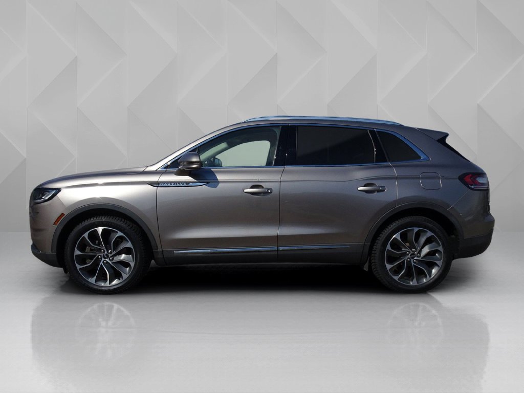 Used 2021 Lincoln Nautilus Reserve AWD/4WD image 2