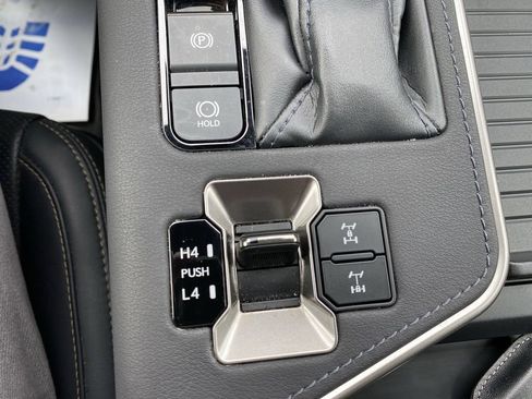 Used 2024 Lexus GX 550 image 29