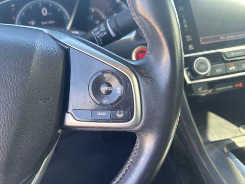 Used 2018 Honda Civic Touring image 17