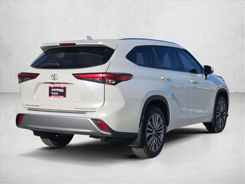 Certified 2021 Toyota Highlander Platinum image 5