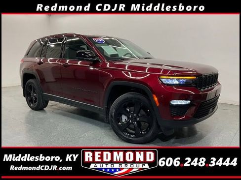 Used 2025 Jeep Grand Cherokee Limited w/ Black Appearance Package AWD/4WD image 1