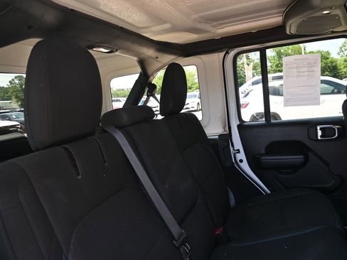 Used 2024 Jeep Wrangler Unlimited Rubicon 4xe AWD/4WD image 28