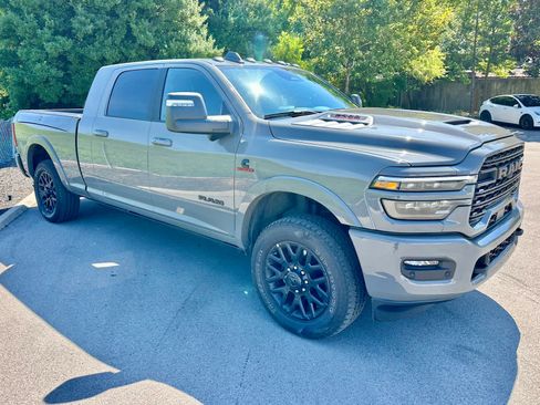 Used 2026 RAM 2500 Limited AWD/4WD image 3