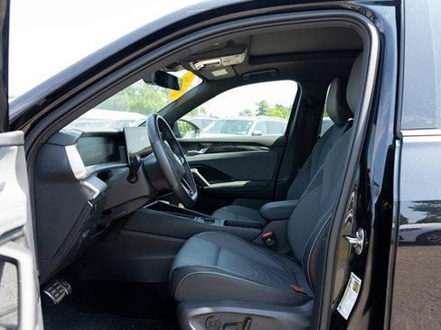 Used 2026 Volkswagen Tiguan SE R-Line w/ Tiguan Adventure Package AWD/4WD image 9