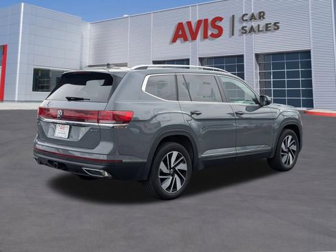 Used 2025 Volkswagen Atlas SEL AWD/4WD image 6