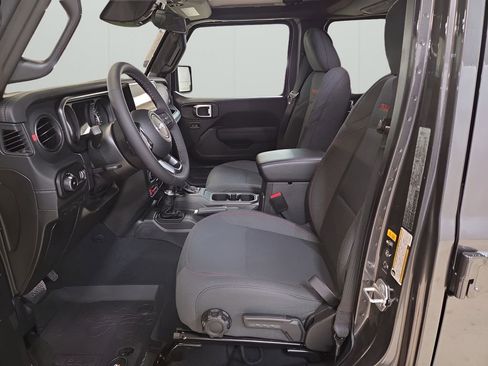New 2026 Jeep Wrangler Unlimited Rubicon AWD/4WD image 9
