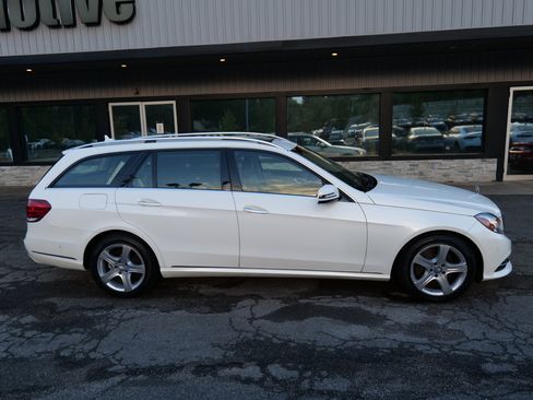 Used 2014 Mercedes-Benz E 350 4MATIC Wagon image 4