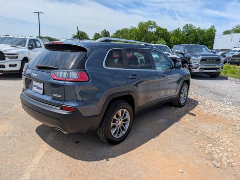 Used 2019 Jeep Cherokee Latitude Plus w/ Comfort/Convenience Group AWD/4WD image 5