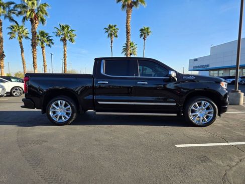 Used 2024 Chevrolet Silverado 1500 High Country AWD/4WD image 6