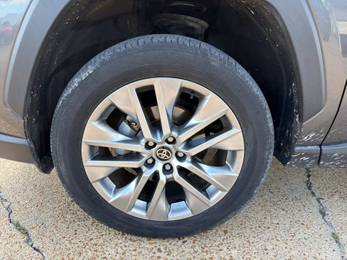 Used 2023 Toyota RAV4 XLE Premium AWD/4WD image 9