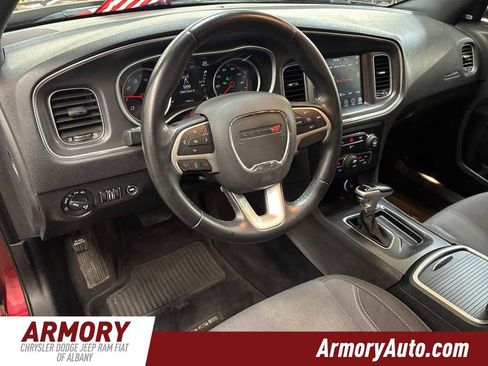 Used 2017 Dodge Charger SXT image 9