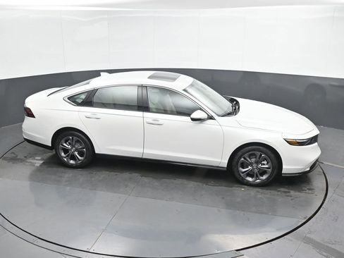 New 2025 Honda Accord EX-L image 32