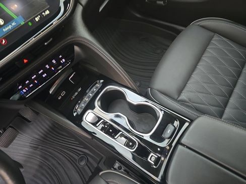 Used 2023 Buick Envision Avenir image 26