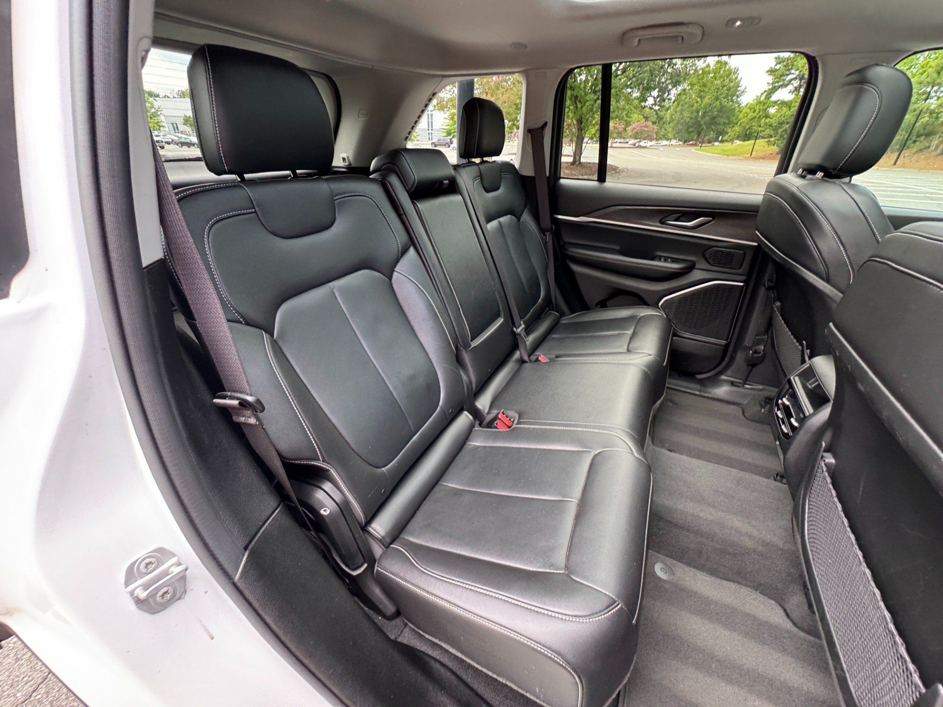 Used 2022 Jeep Grand Cherokee Limited AWD/4WD image 70