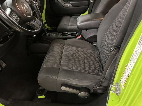 Used 2012 Jeep Wrangler Unlimited Sport image 38