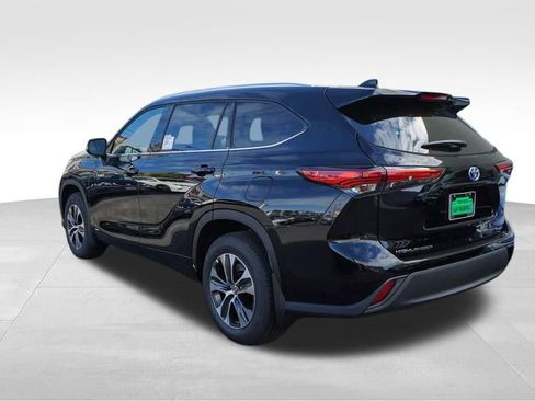 New 2026 Toyota Highlander XLE image 6