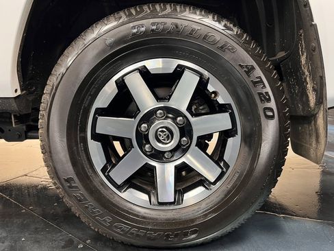 Used 2024 Toyota 4Runner TRD Off-Road image 17