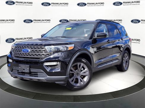 Certified 2022 Ford Explorer XLT w/ Equipment Group 202A image 1