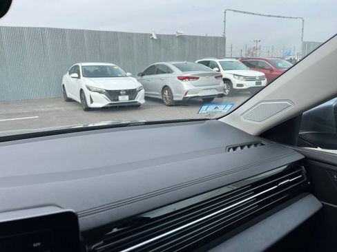 Used 2025 Volkswagen Jetta SE image 34