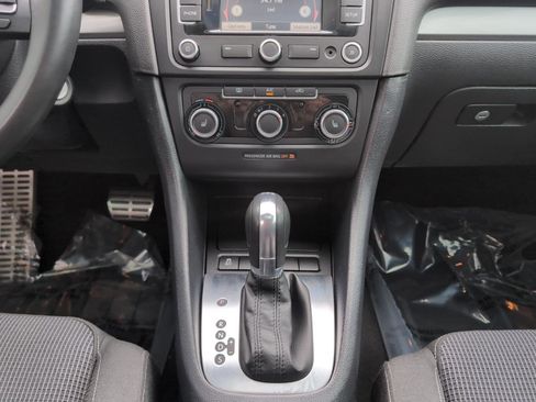 Used 2013 Volkswagen Golf TDI FWD image 14
