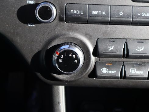 Used 2020 Kia Sportage LX image 25