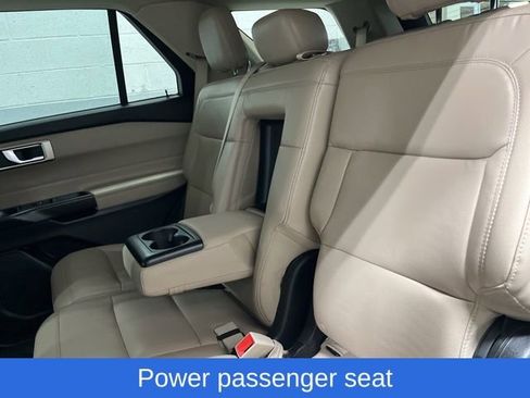 Used 2020 Ford Explorer XLT w/ Equipment Group 202A image 34