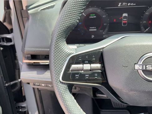 Used 2025 Nissan Ariya FWD image 28