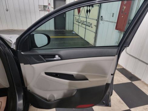 Used 2016 Hyundai Tucson SE w/ Option Group 02 image 21