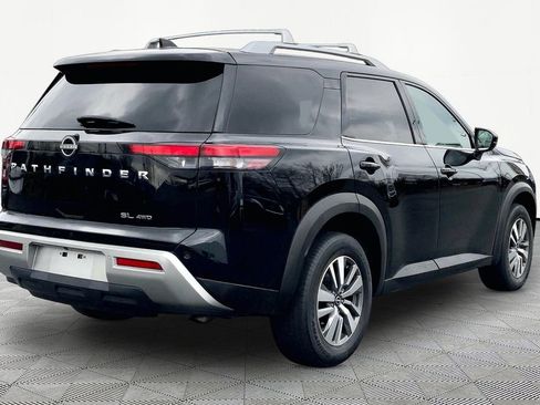 Used 2023 Nissan Pathfinder SL image 5