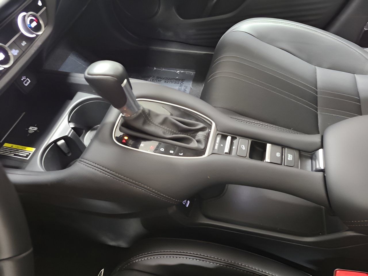 Certified 2025 Honda HR-V EX-L image 31