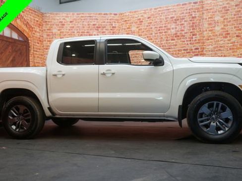 Certified 2025 Nissan Frontier SV w/ SV Convenience Package AWD/4WD image 8