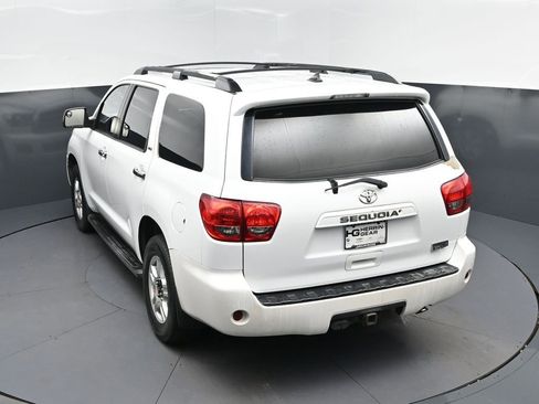 Used 2013 Toyota Sequoia SR5 RWD image 34