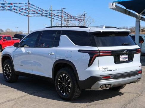 New 2026 Chevrolet Traverse Z71 w/ Enhanced Driving Package image 5