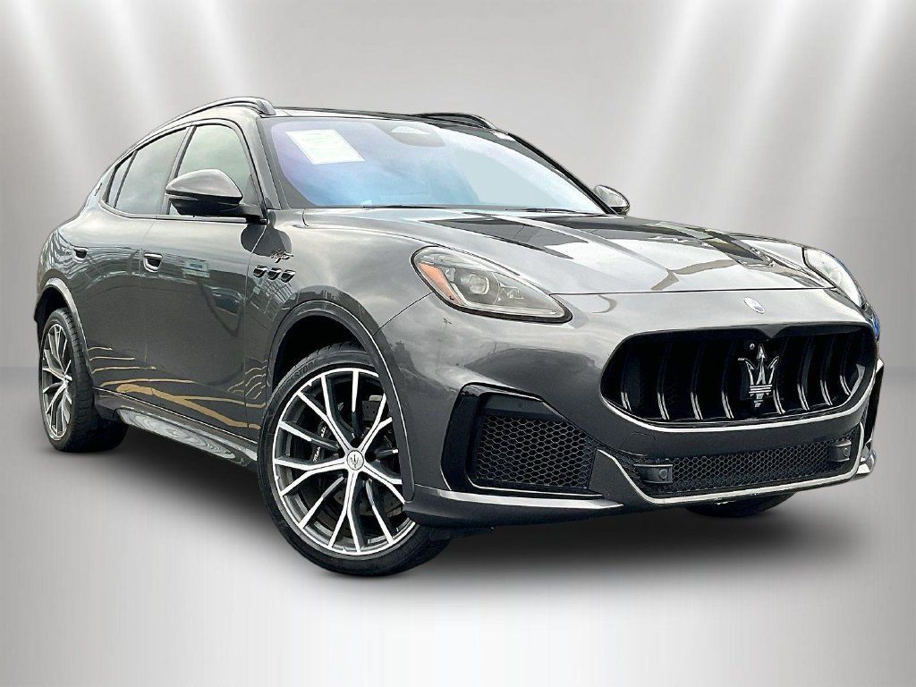 Used 2023 Maserati Grecale Modena AWD/4WD image 3