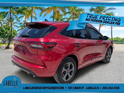 Used 2024 Ford Escape ST-Line w/ Tech Pack #1 FWD image 3