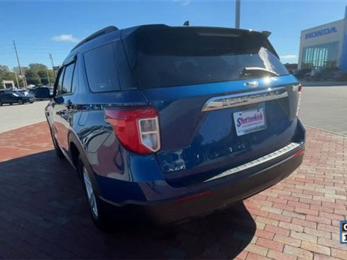 Used 2022 Ford Explorer XLT image 8