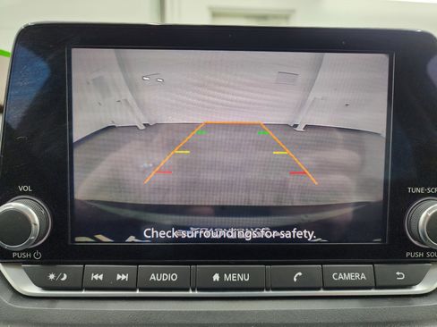 Used 2023 Nissan Rogue SV image 14