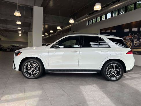 Used 2025 Mercedes-Benz GLE 450e 4MATIC image 5