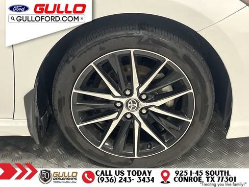 Used 2022 Toyota Camry SE FWD image 29