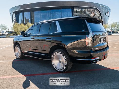 Used 2025 Cadillac Escalade Premium Luxury AWD/4WD image 54