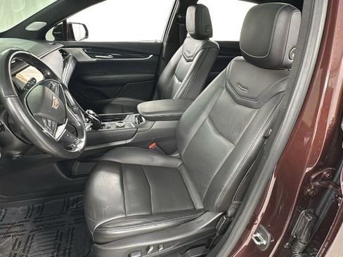 Used 2022 Cadillac XT5 Premium Luxury w/ LPO, Floor Liner Package AWD/4WD image 10