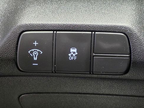 Certified 2025 Hyundai Elantra Sport FWD image 32