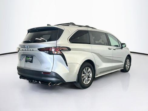Used 2024 Toyota Sienna XLE w/ XLE Plus Package AWD/4WD image 9