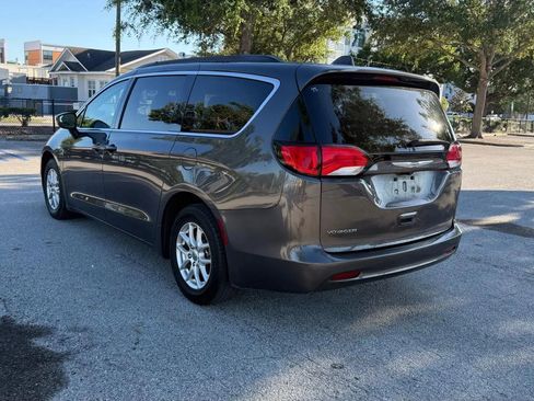Used 2021 Chrysler Voyager Lxi FWD image 8