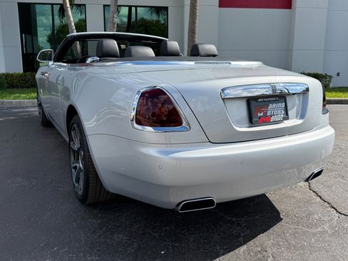 Used 2017 Rolls-Royce Dawn image 22