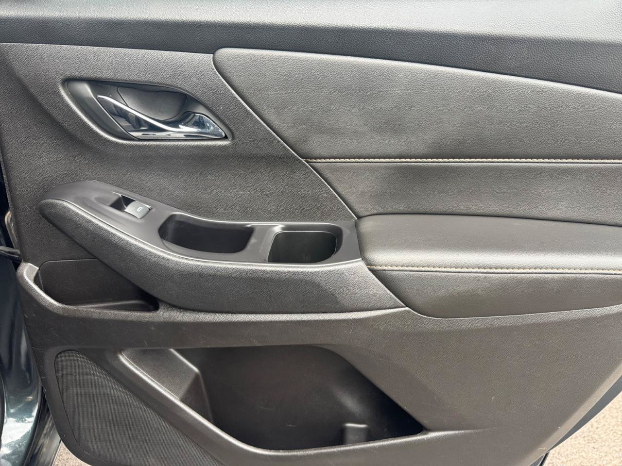 Used 2019 Chevrolet Traverse LT FWD image 26
